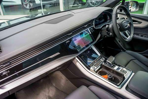 2025 Audi Q7 50 TDI S line 4M