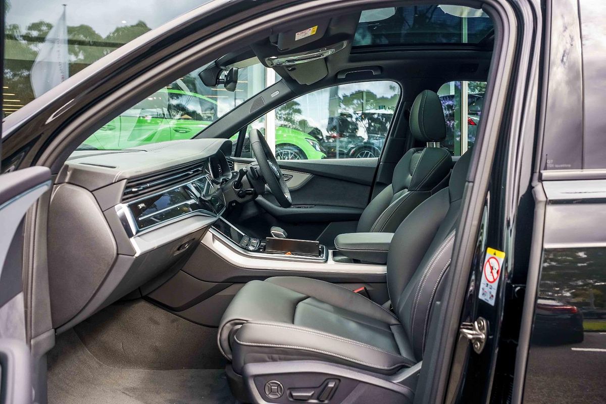 2025 Audi Q7 50 TDI S line 4M