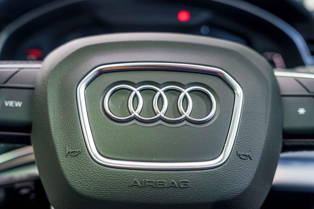 2025 Audi Q7 50 TDI S line 4M