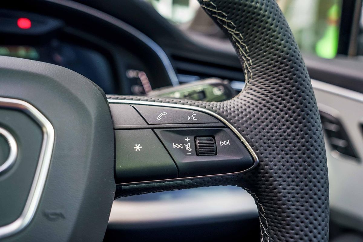 2025 Audi Q7 50 TDI S line 4M