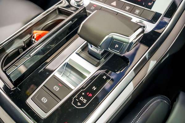 2025 Audi Q7 50 TDI S line 4M