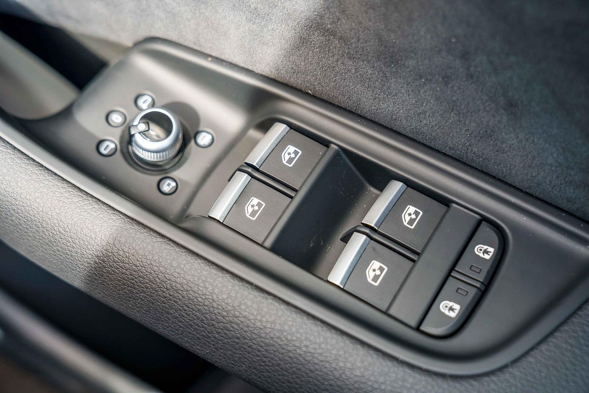 2025 Audi Q7 50 TDI S line 4M