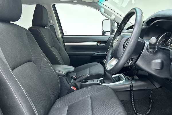 2021 Toyota Hilux SR5 GUN126R 4X4