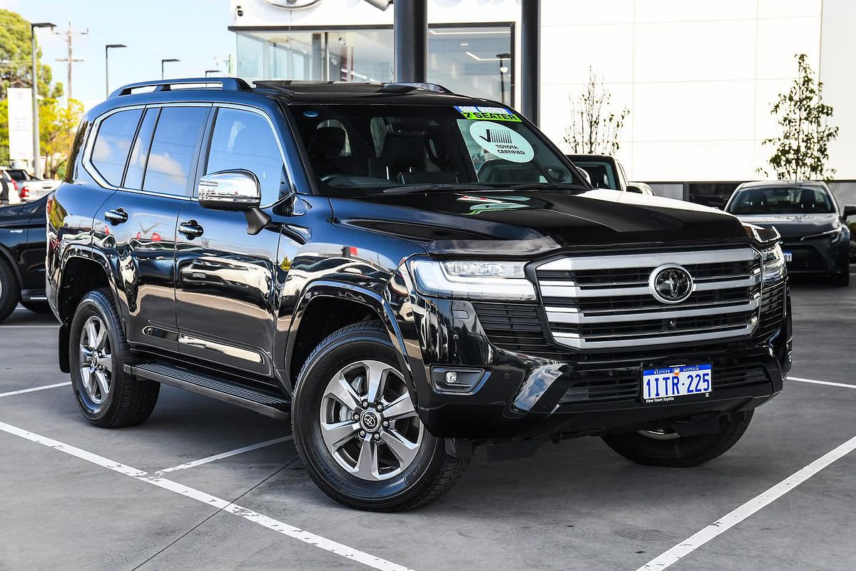2021 Toyota Landcruiser Sahara FJA300R