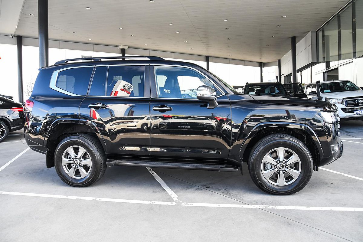2021 Toyota Landcruiser Sahara FJA300R