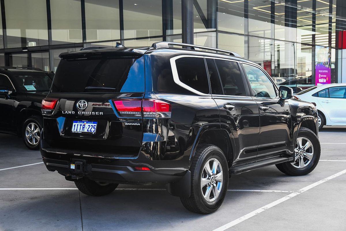 2021 Toyota Landcruiser Sahara FJA300R