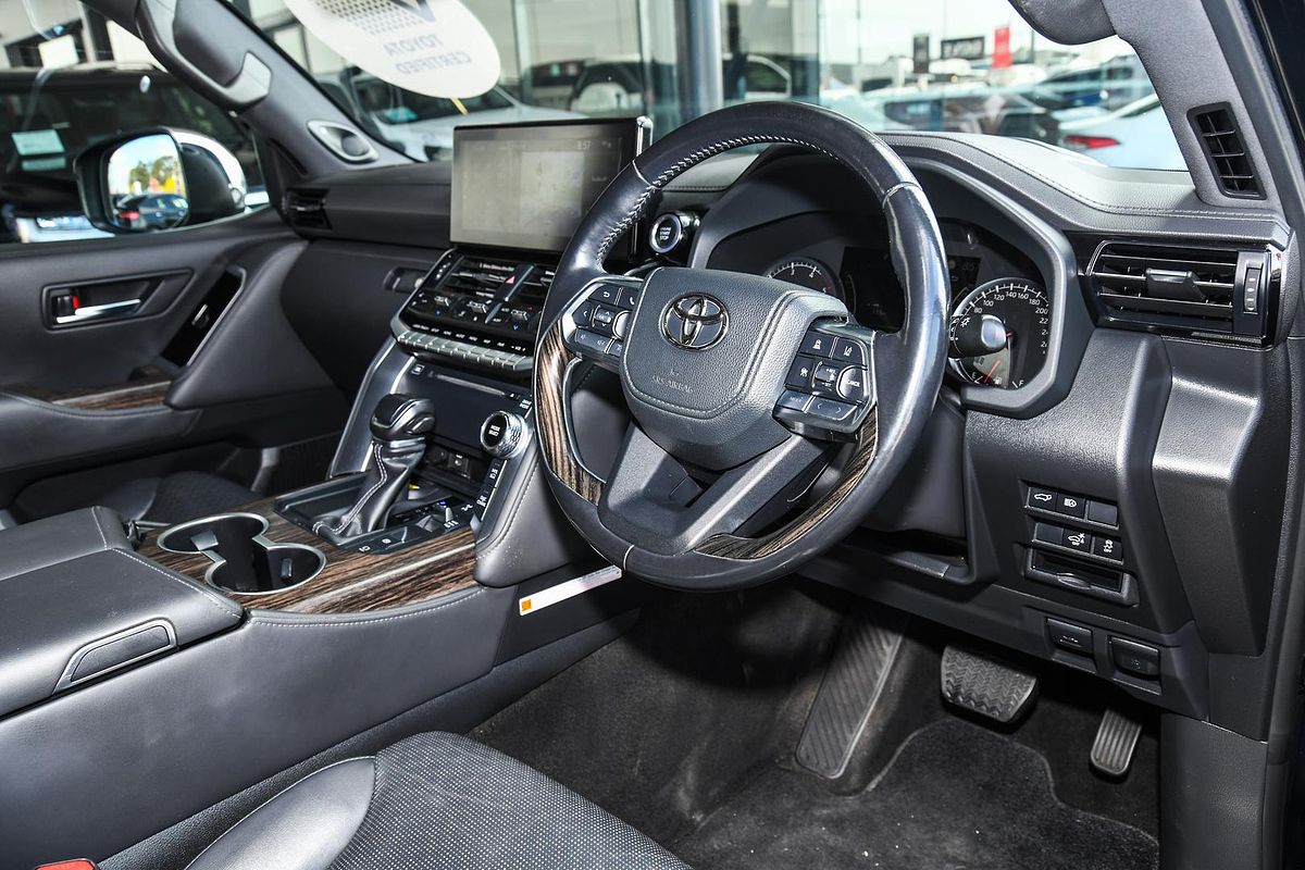 2021 Toyota Landcruiser Sahara FJA300R