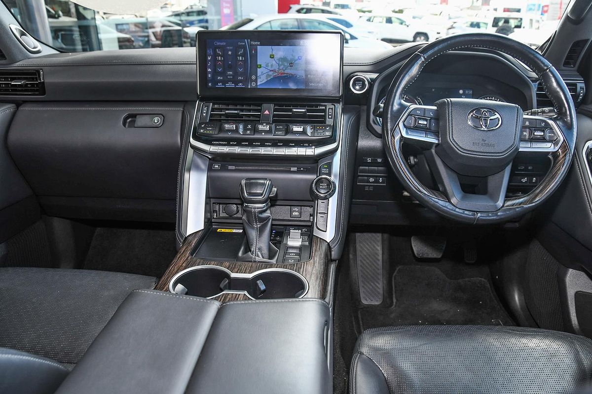 2021 Toyota Landcruiser Sahara FJA300R