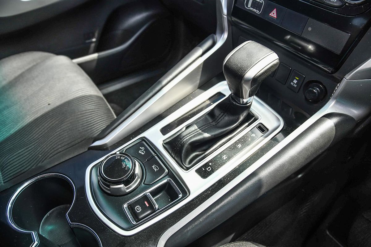 2019 Mitsubishi Pajero Sport GLX QE