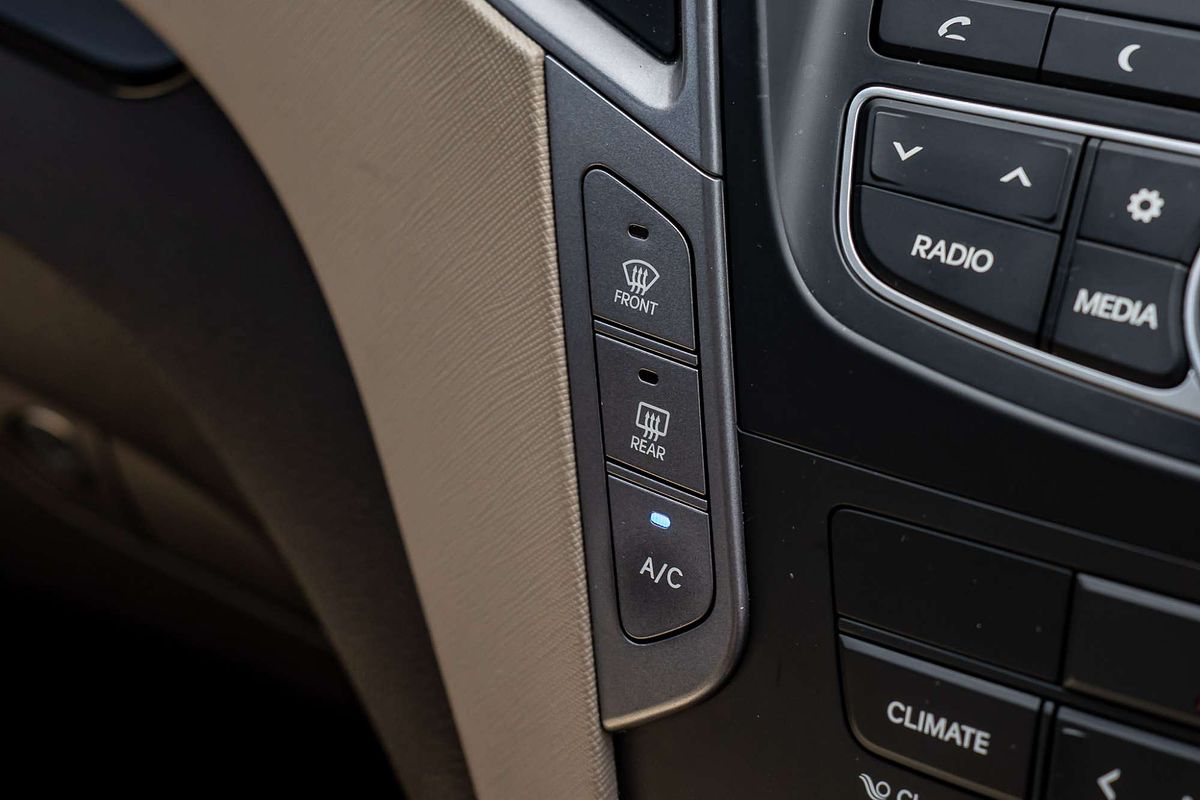 2013 Hyundai Santa Fe Highlander DM