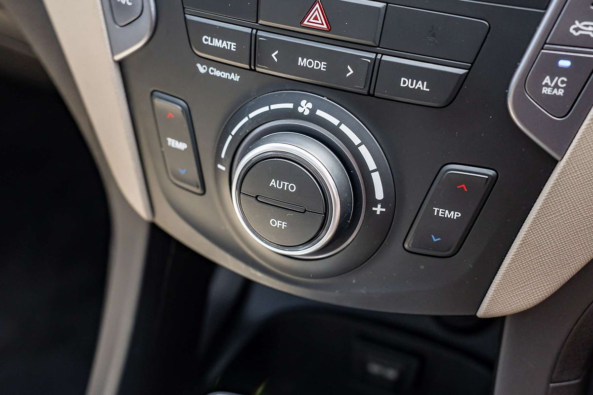 2013 Hyundai Santa Fe Highlander DM