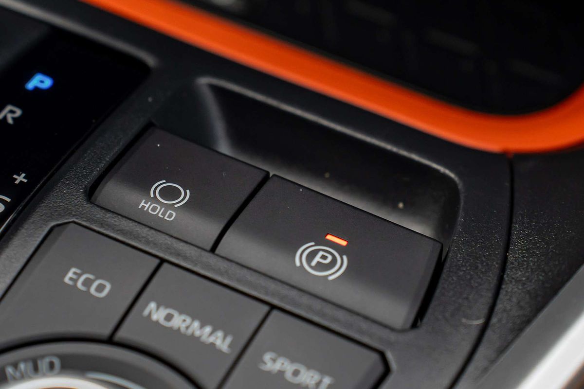 2021 Toyota RAV4 Edge AXAA54R