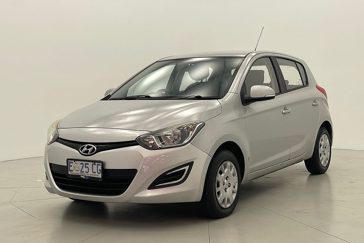 2014 HYUNDAI i20 ACTIVE 6 SP MANUAL 5D HATCHBACK 4CYL