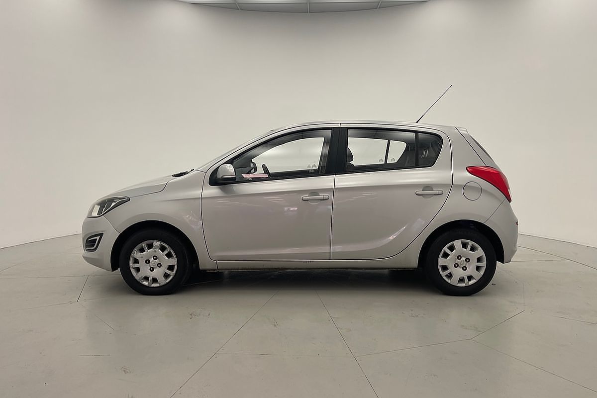 2014 HYUNDAI i20 ACTIVE 6 SP MANUAL 5D HATCHBACK 4CYL