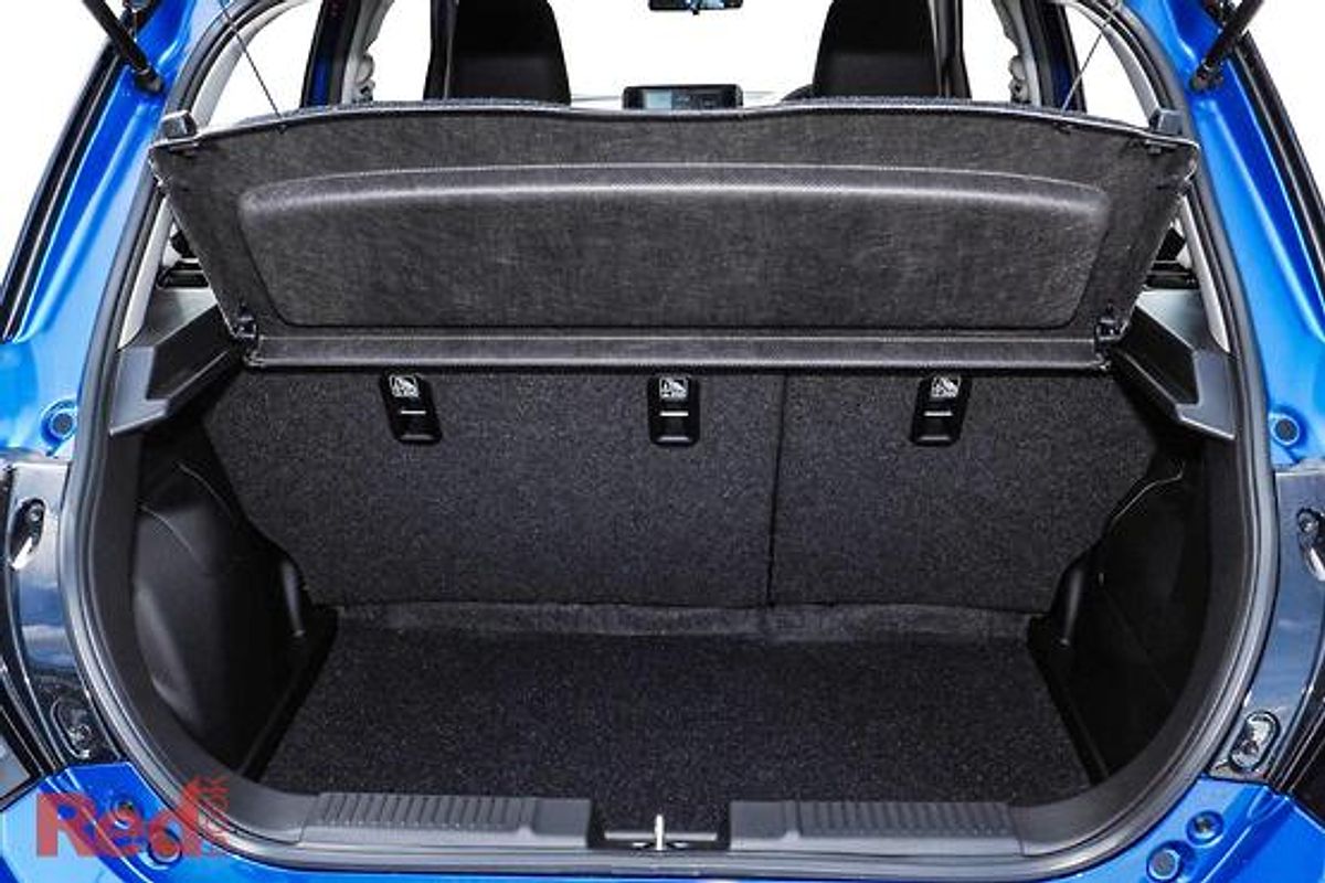2025 Suzuki Swift Hybrid UZ