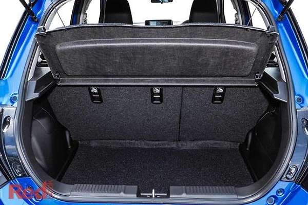 2025 Suzuki Swift Hybrid UZ