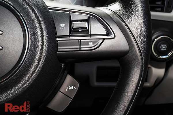 2025 Suzuki Swift Hybrid UZ