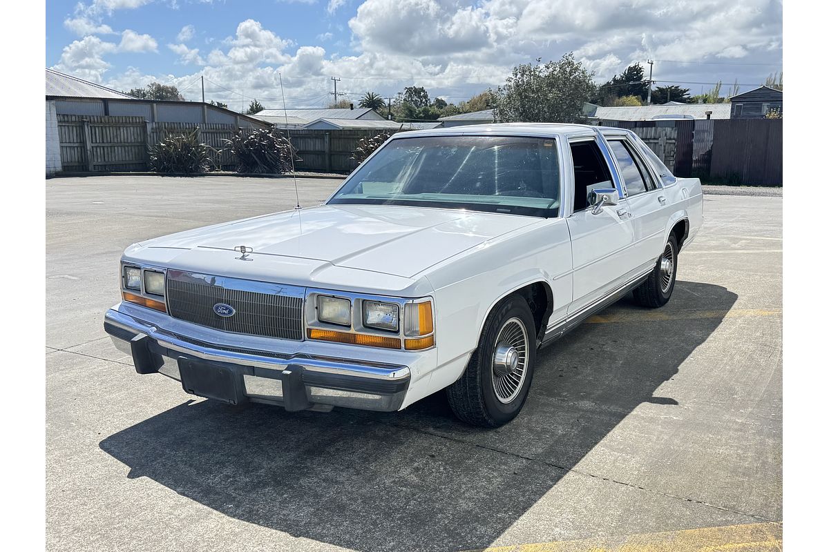 1990 Ford Ltd Crown Victoria