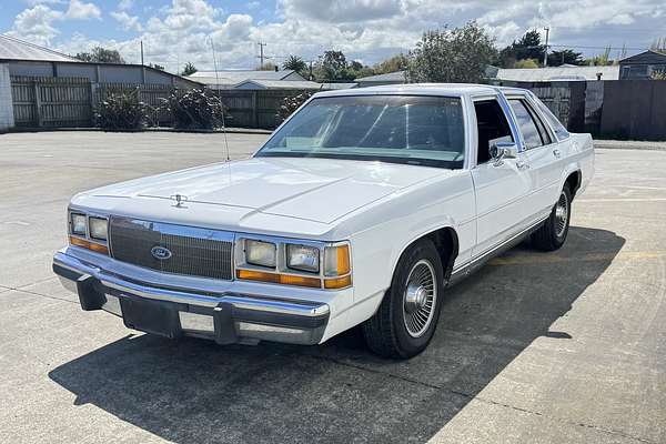 1990 Ford Ltd Crown Victoria
