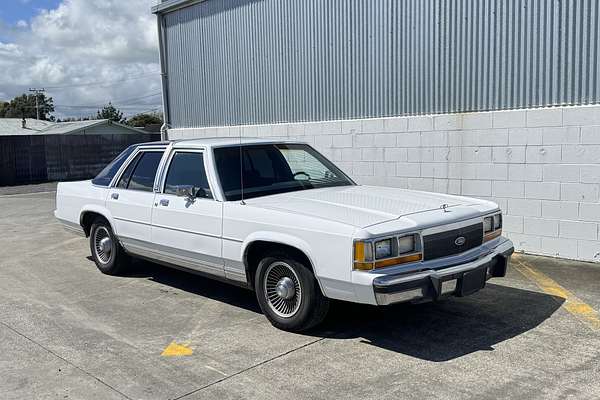 1990 Ford Ltd Crown Victoria