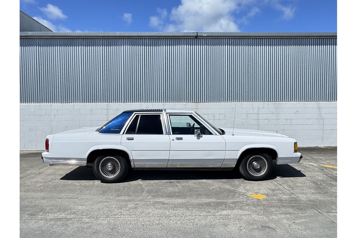 1990 Ford Ltd Crown Victoria