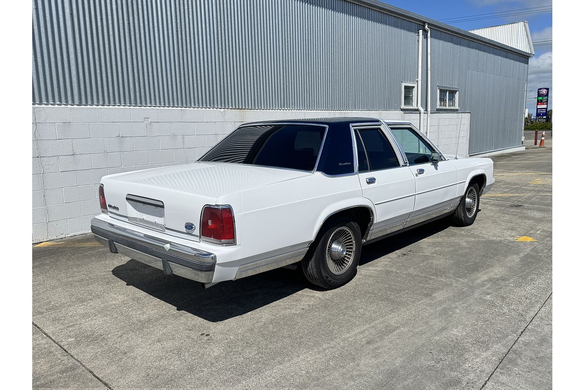 1990 Ford Ltd Crown Victoria