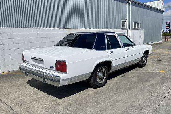 1990 Ford Ltd Crown Victoria