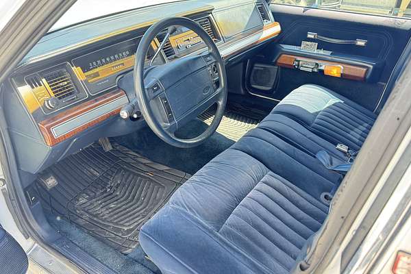 1990 Ford Ltd Crown Victoria