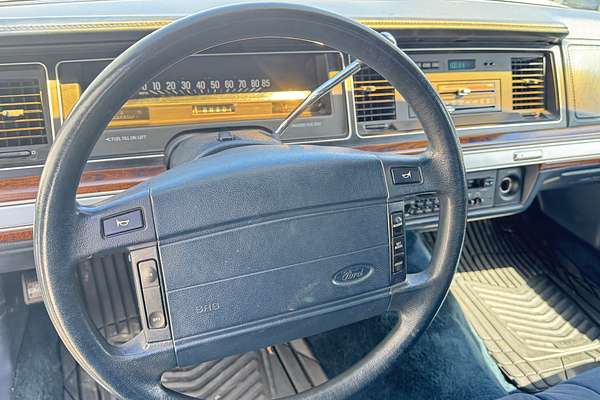 1990 Ford Ltd Crown Victoria
