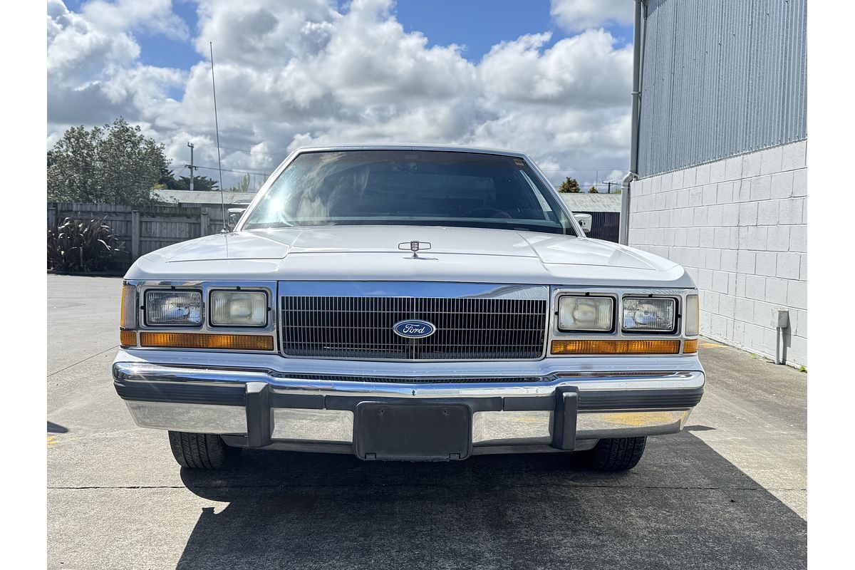 1990 Ford Ltd Crown Victoria