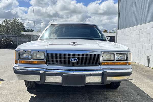 1990 Ford Ltd Crown Victoria
