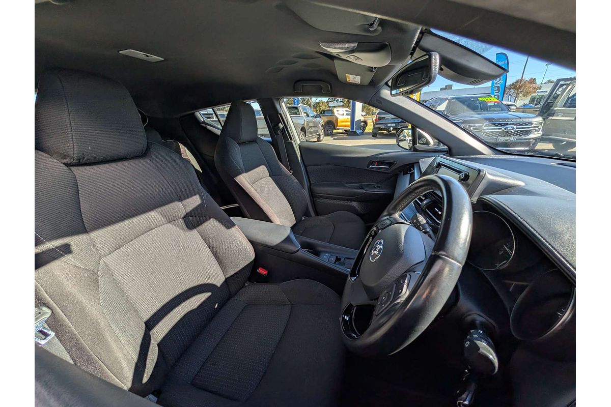 2017 Toyota C-HR NGX10R