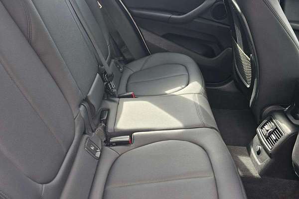 2016 BMW X1 sDrive18d F48