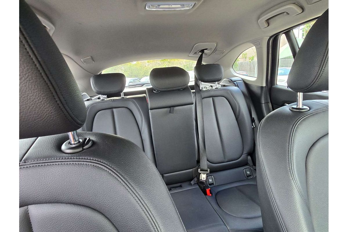 2016 BMW X1 sDrive18d F48