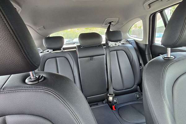 2016 BMW X1 sDrive18d F48