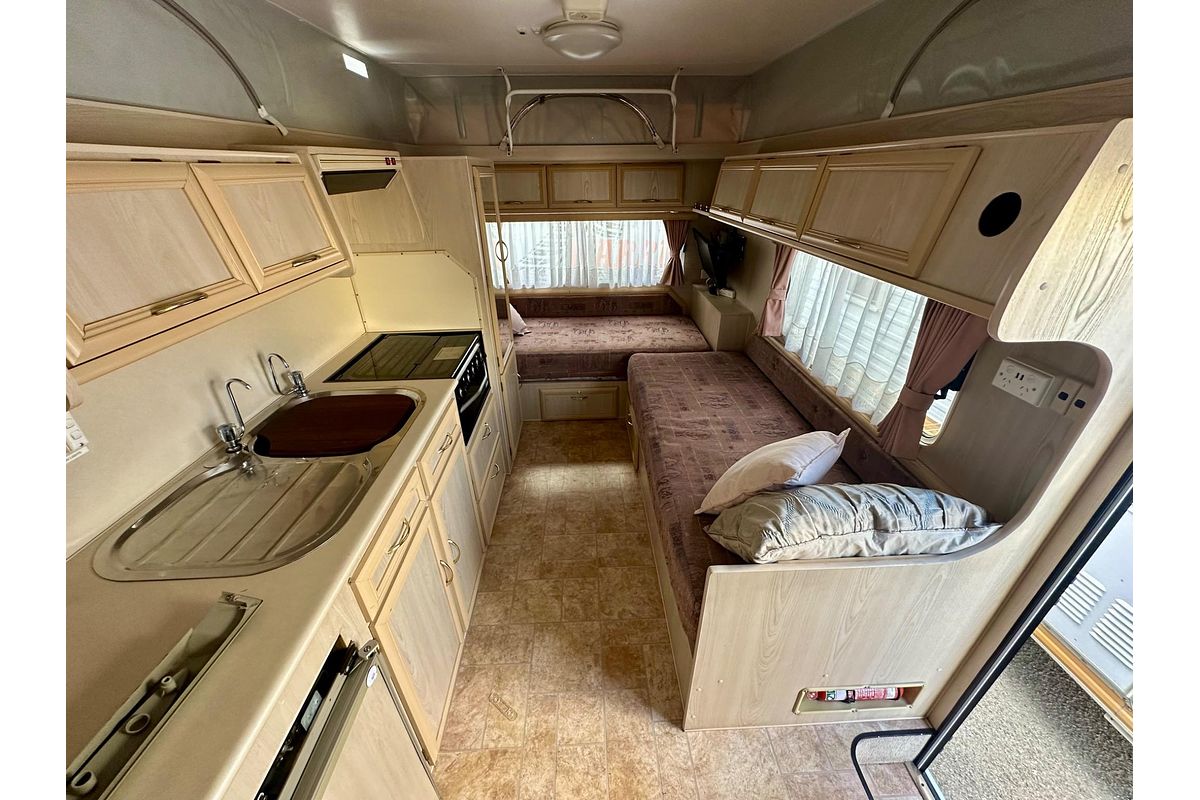 2001 Roadstar VOYAGER