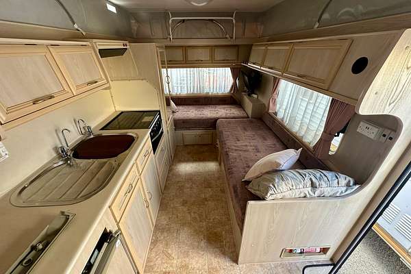 2001 Roadstar VOYAGER