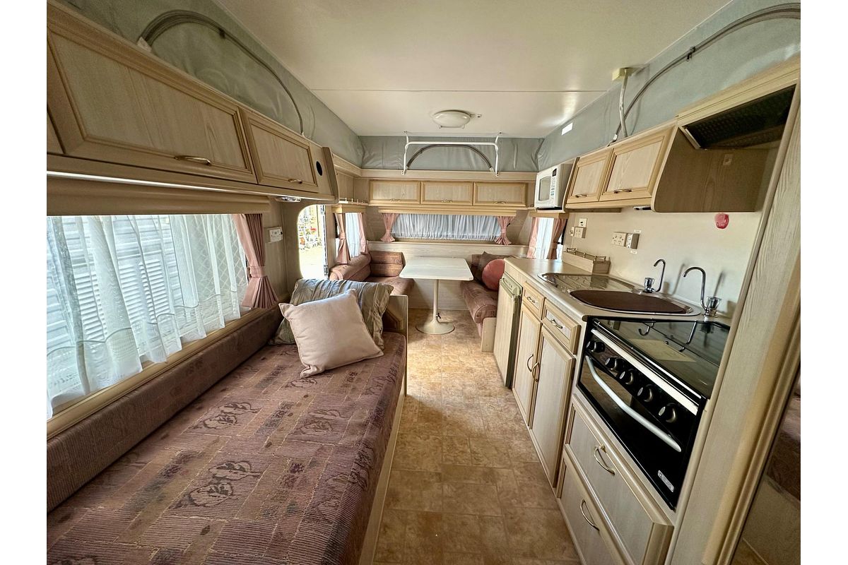 2001 Roadstar VOYAGER