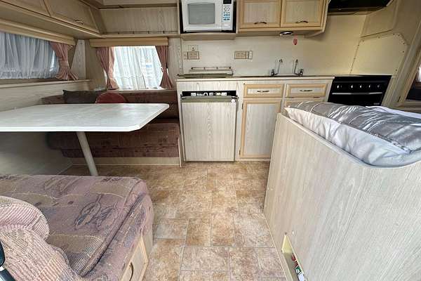 2001 Roadstar VOYAGER