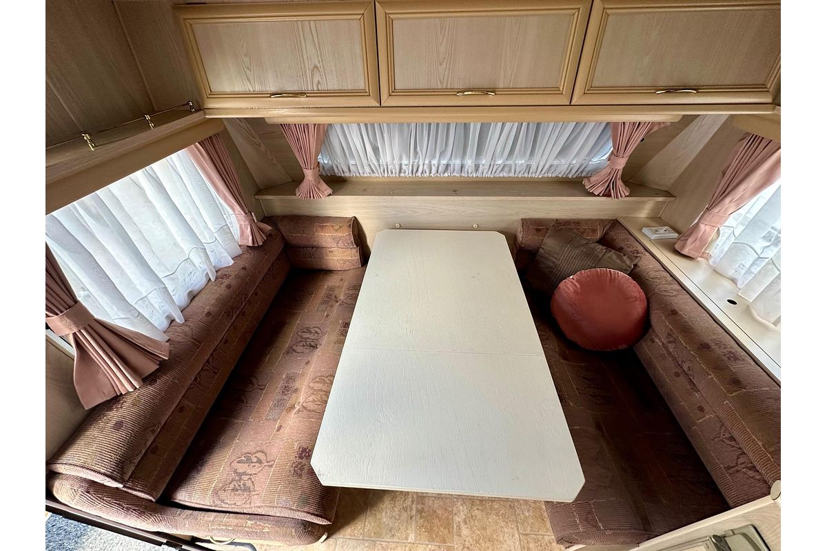 2001 Roadstar VOYAGER