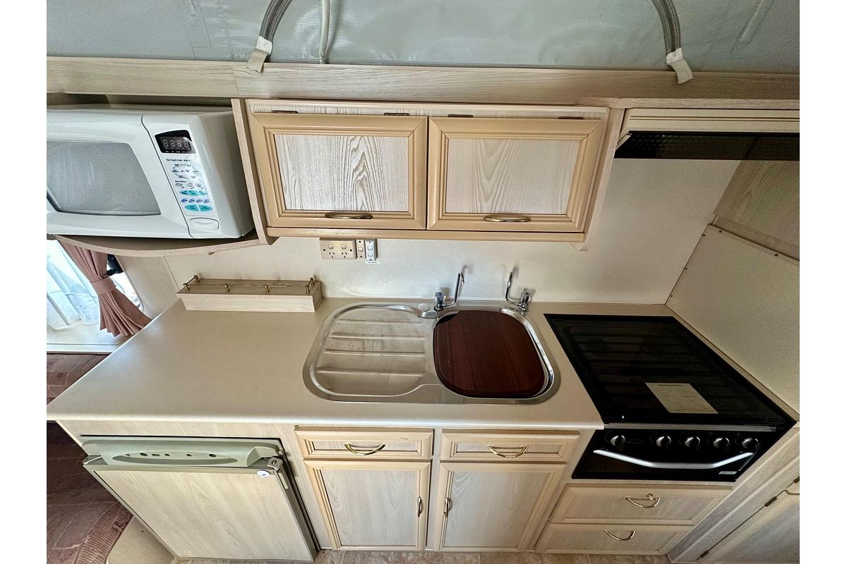 2001 Roadstar VOYAGER