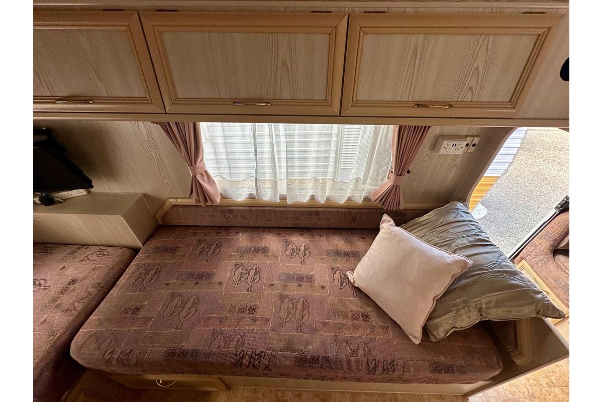 2001 Roadstar VOYAGER