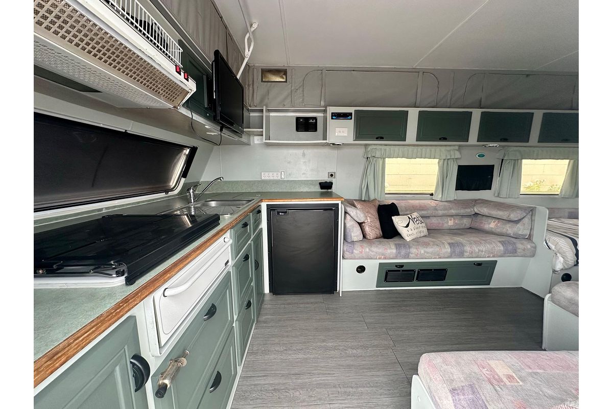 2001 Millard CARAVAN
