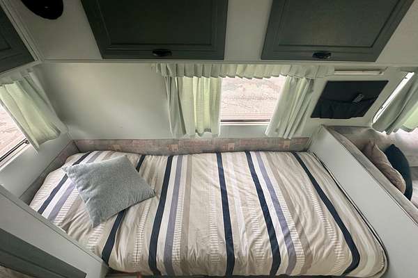 2001 Millard CARAVAN