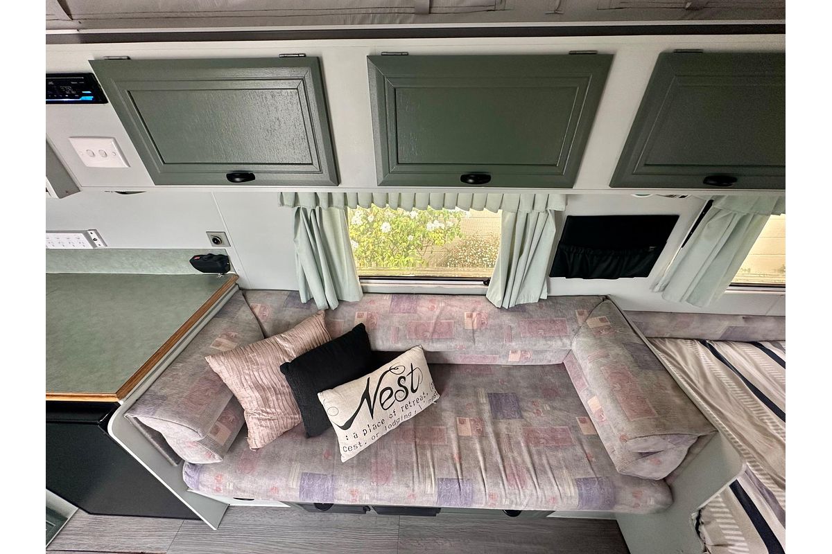 2001 Millard CARAVAN