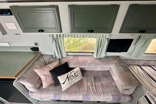 2001 Millard CARAVAN