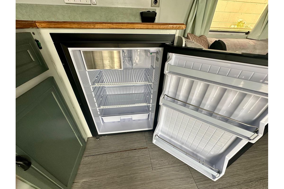 2001 Millard CARAVAN