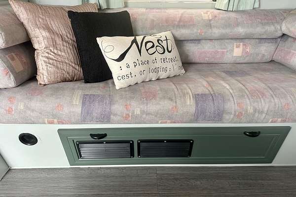 2001 Millard CARAVAN