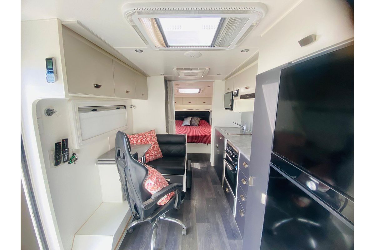 2019 Hitch Hika DREAM CHASER