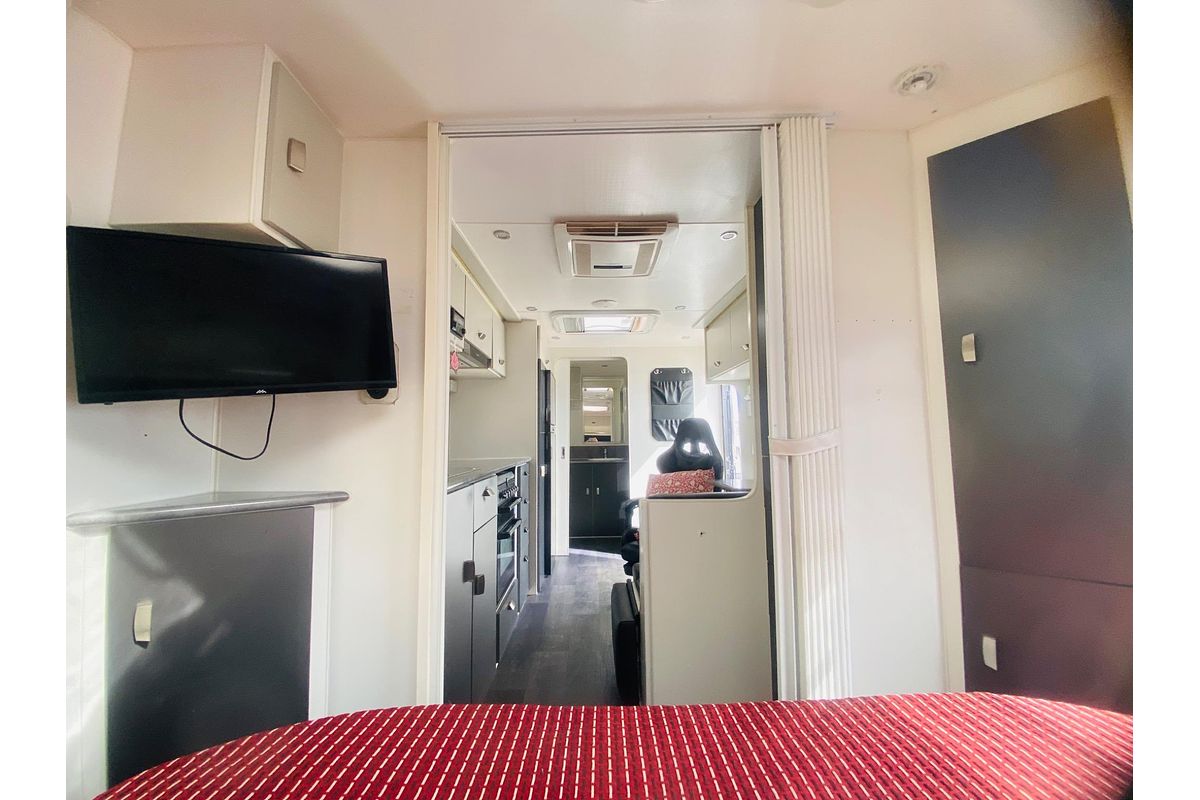 2019 Hitch Hika DREAM CHASER